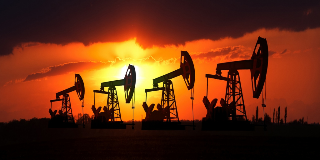 Oil_machine_photo.jpg Oil_machine_photo.jpg